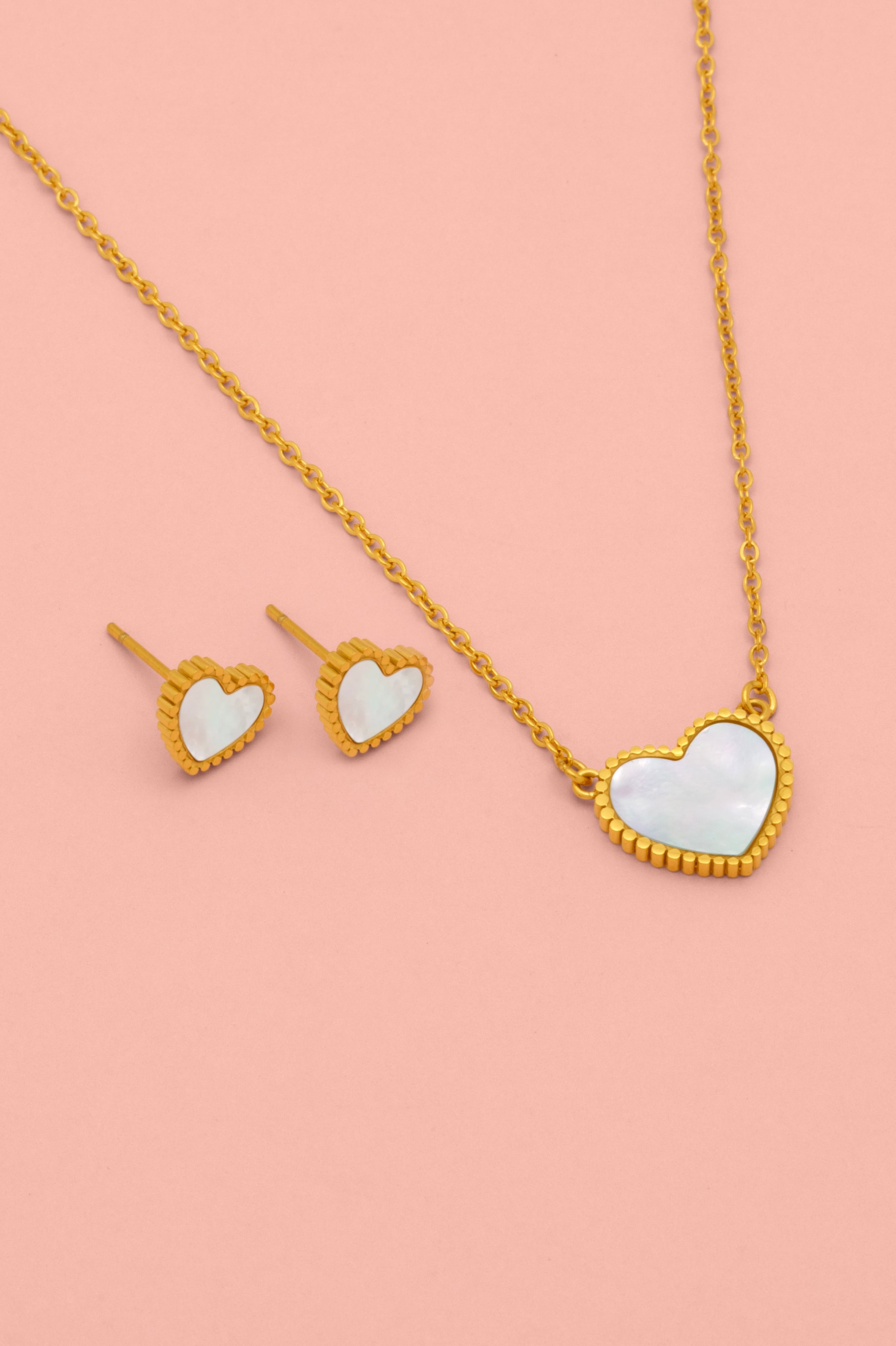 Corazón Necklace &amp; Stud Earring Gift Set
