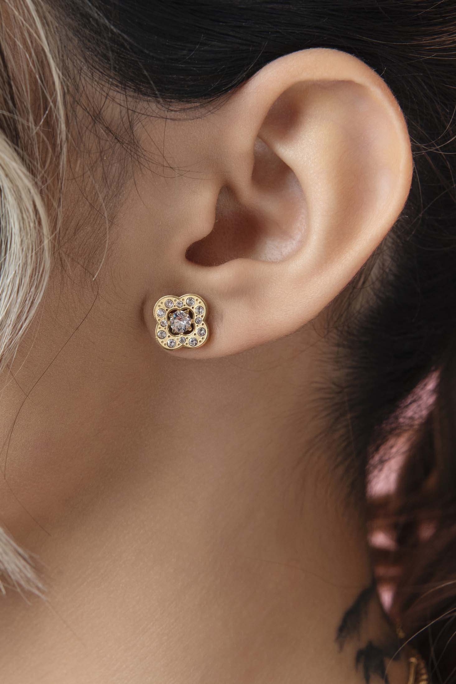 Ġuzeppa&#39;s Crystal Logo Stud Earring Set