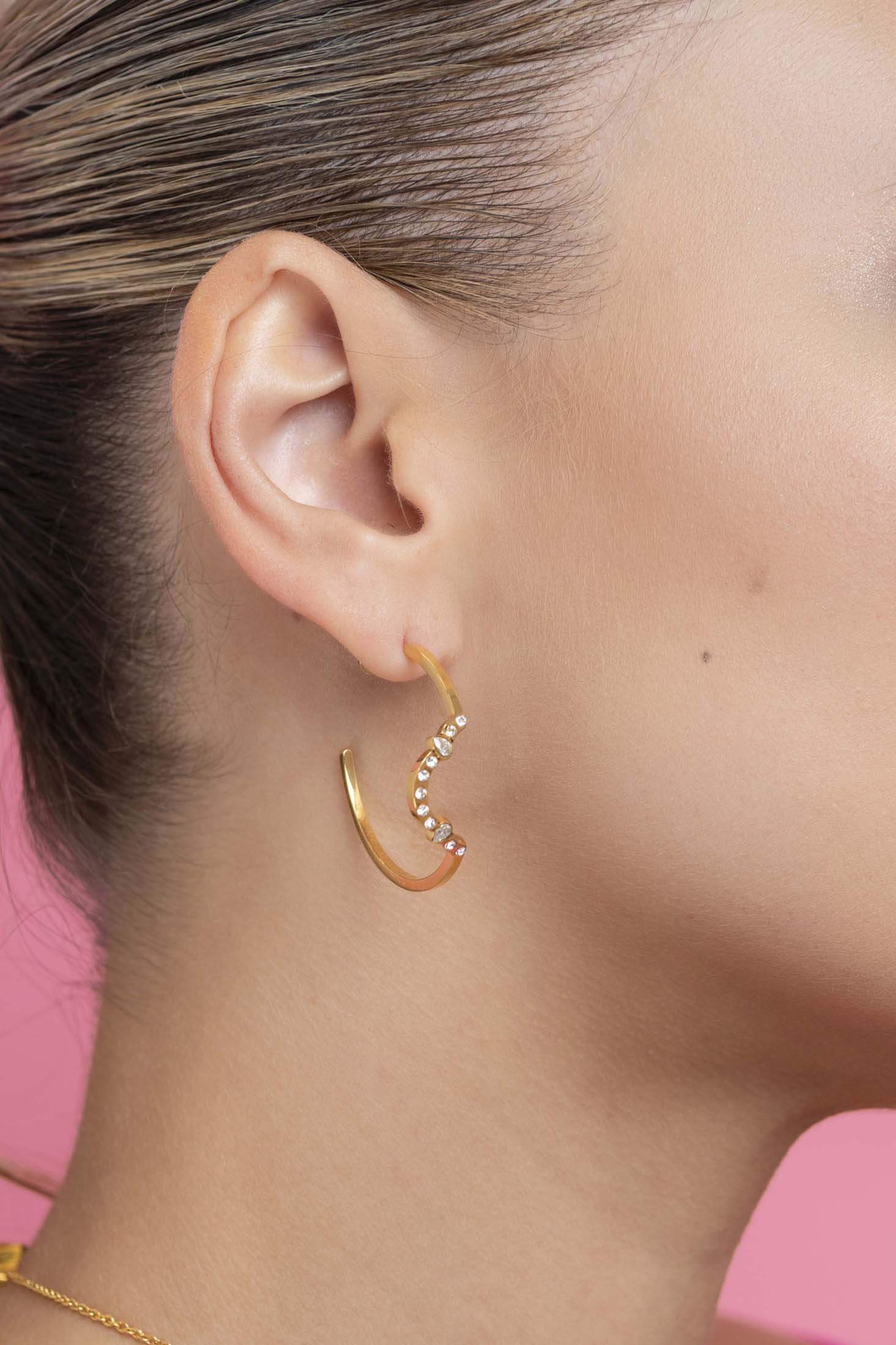 Von&#39;s Crystal Pendant &amp; Medium Hoop Earrings Gift Set