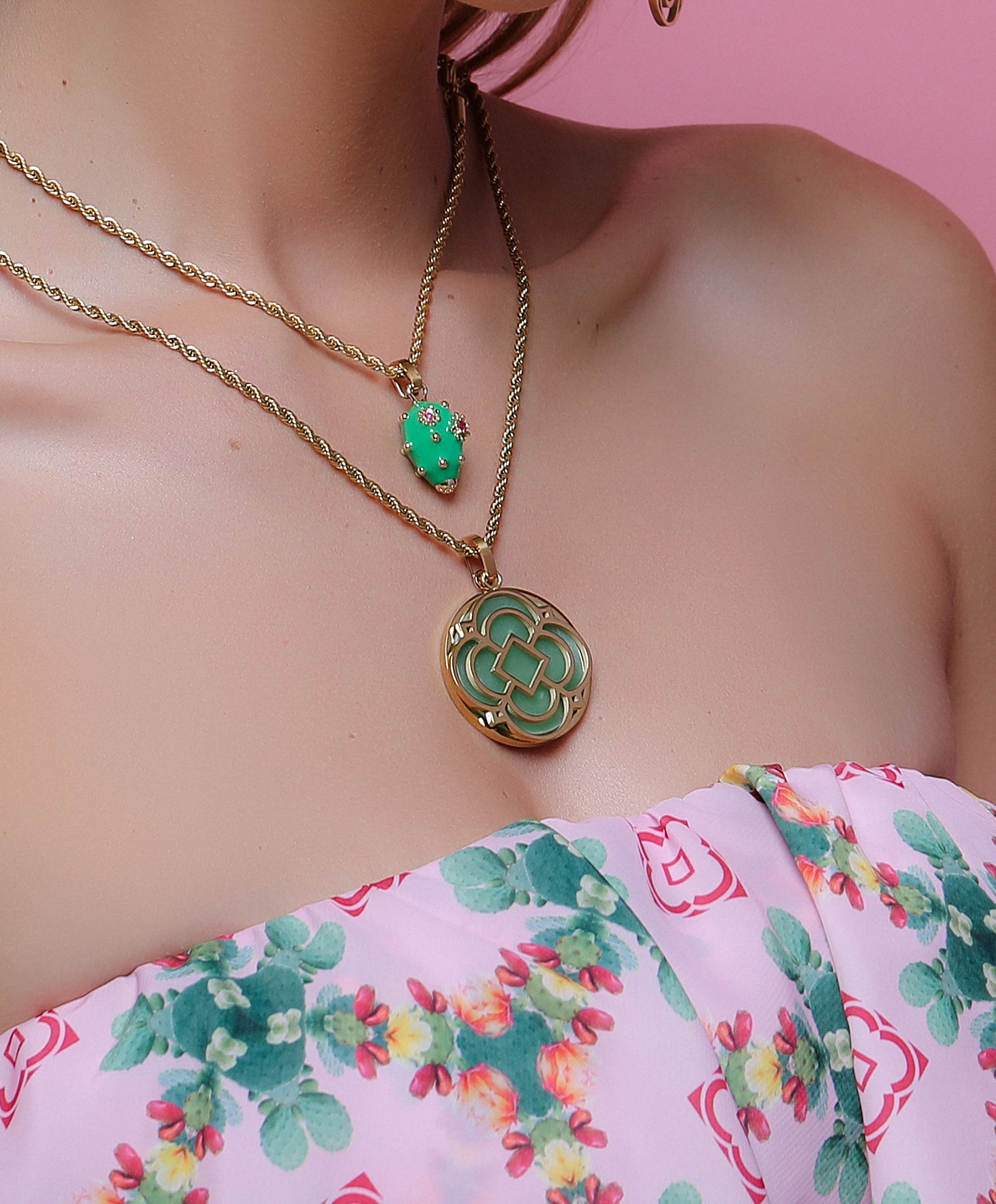 Kelsey&#39;s Green Prickly Pear Pendant Necklace Gift Set