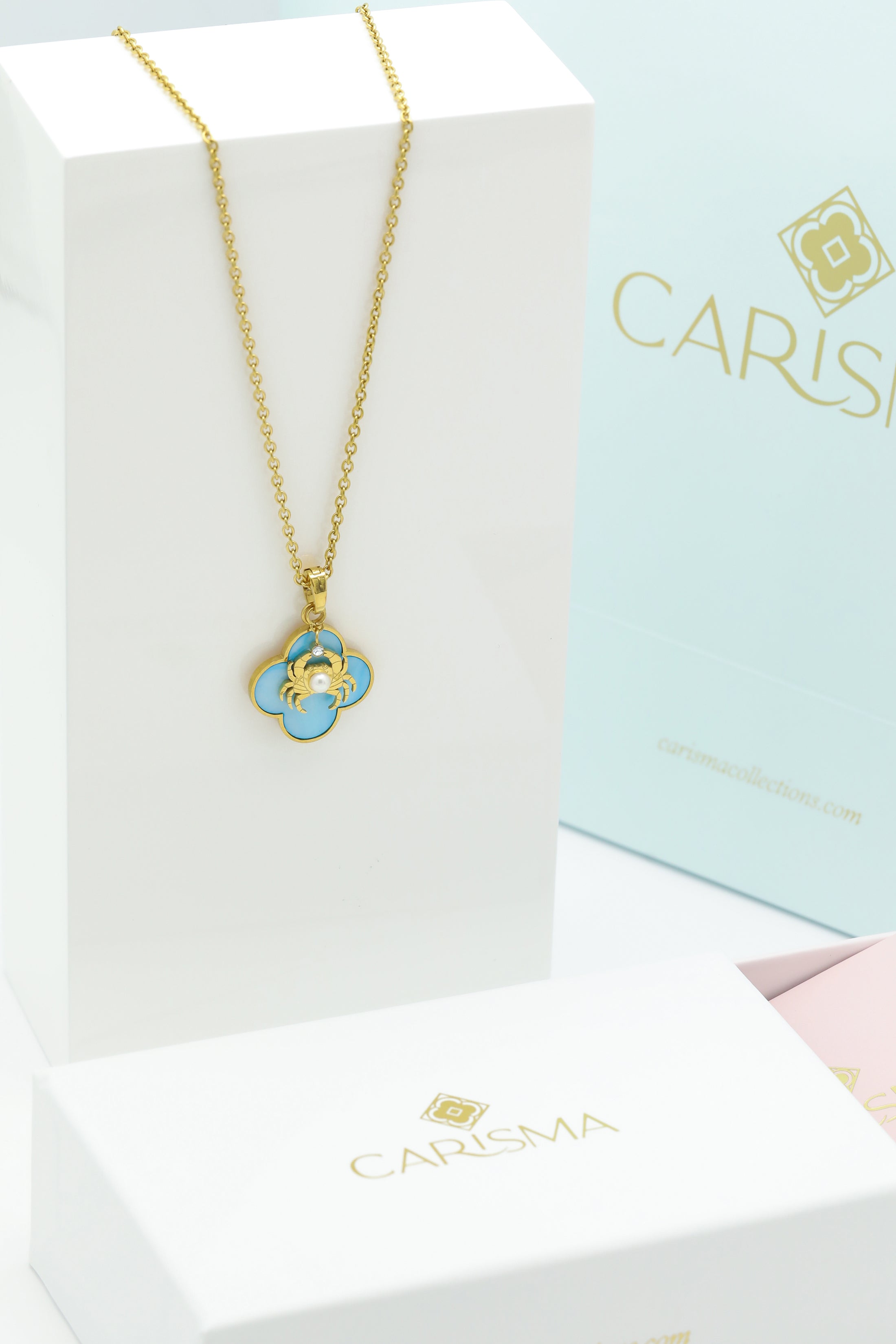 Qabru Resilience FreshWater Pearl Pendant &amp; Blue Mother of Pearl Pendant Necklace Gift Set