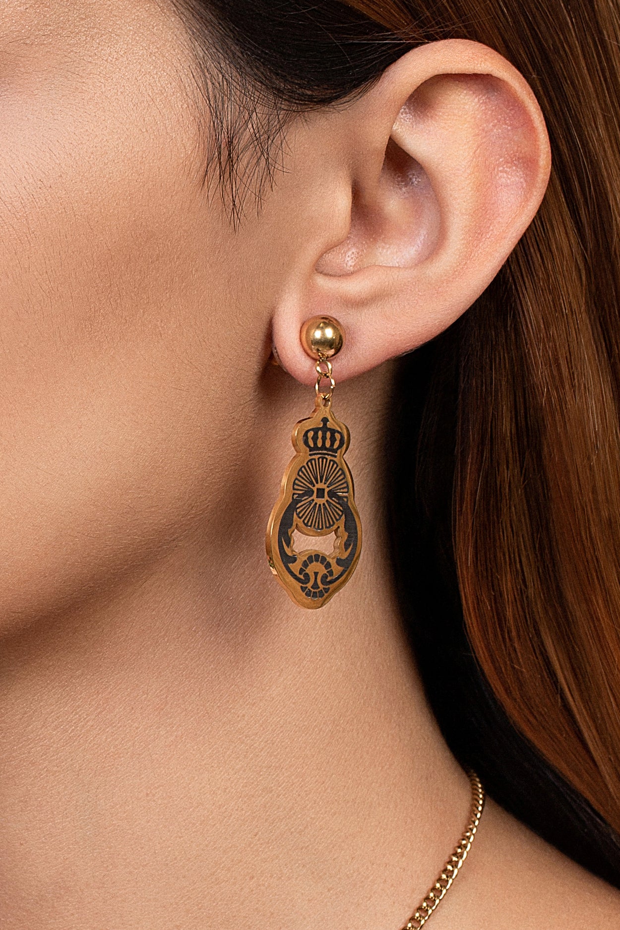 Crown Ħabbata Necklace &amp; Drop Stud Earring Gift Set